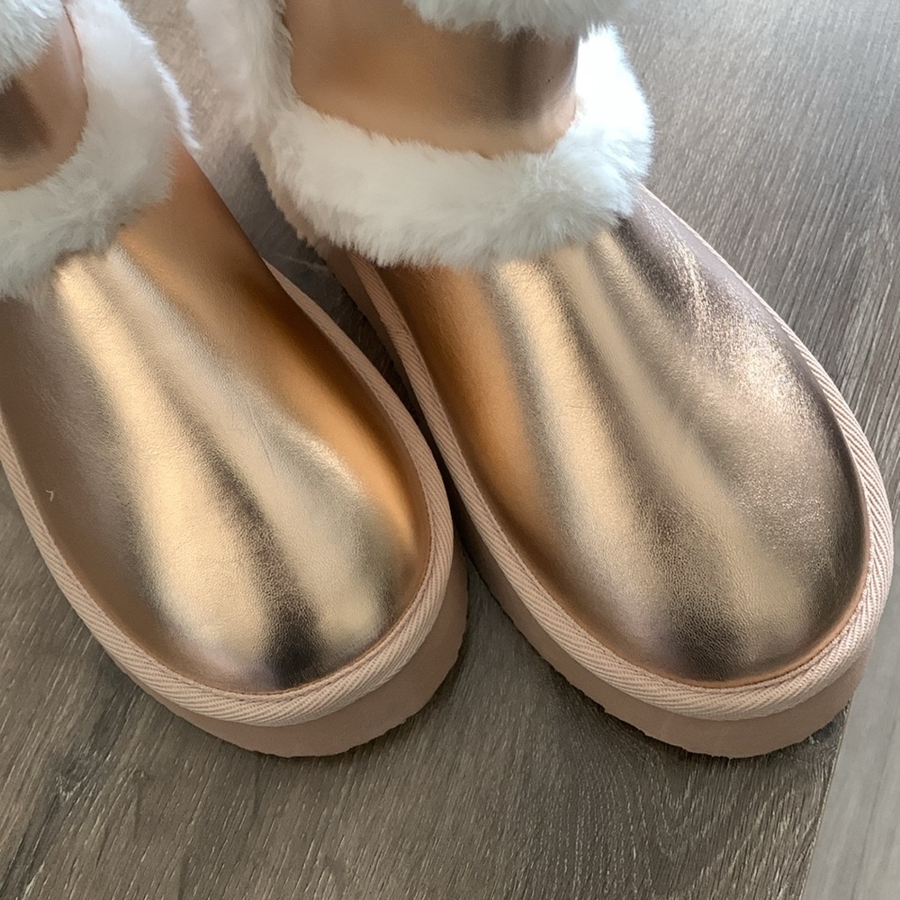 LMT: Juicy Couture Women Rose Gold Shimmer Boots - Picture 12 of 15